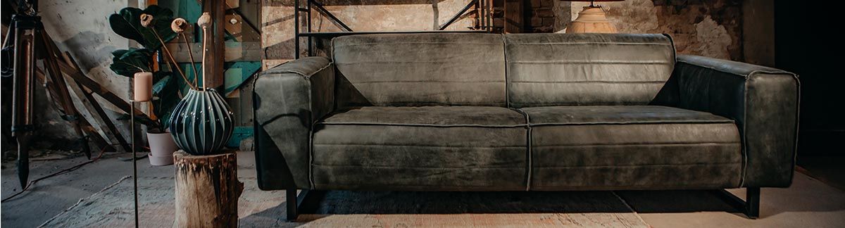 Zwarte meubels voor een tijdloos industrieel interieur
